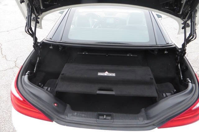 Used 2015 Mercedes-Benz SL 550 image 24