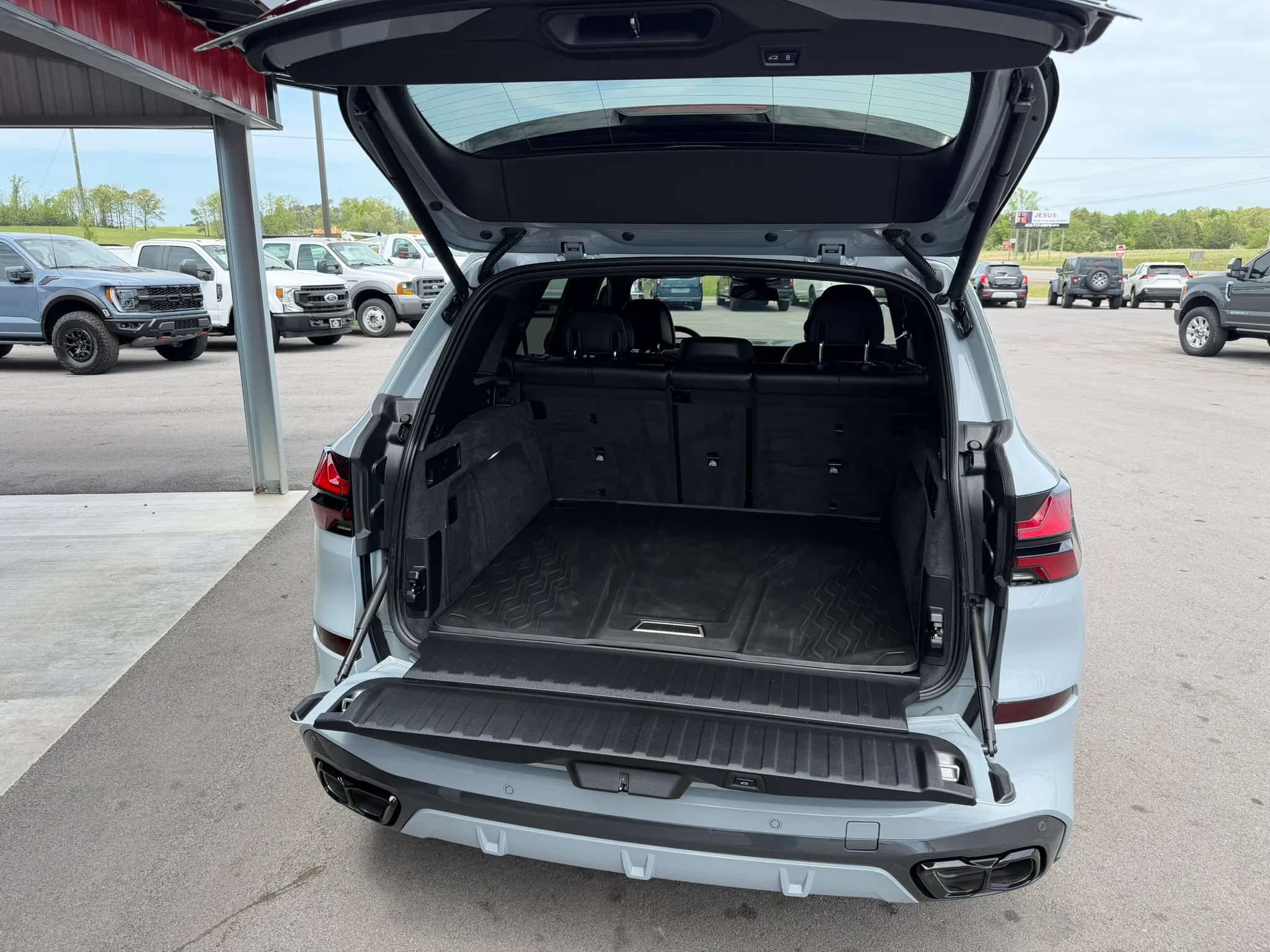 Used 2025 BMW X5 M60i AWD/4WD image 19