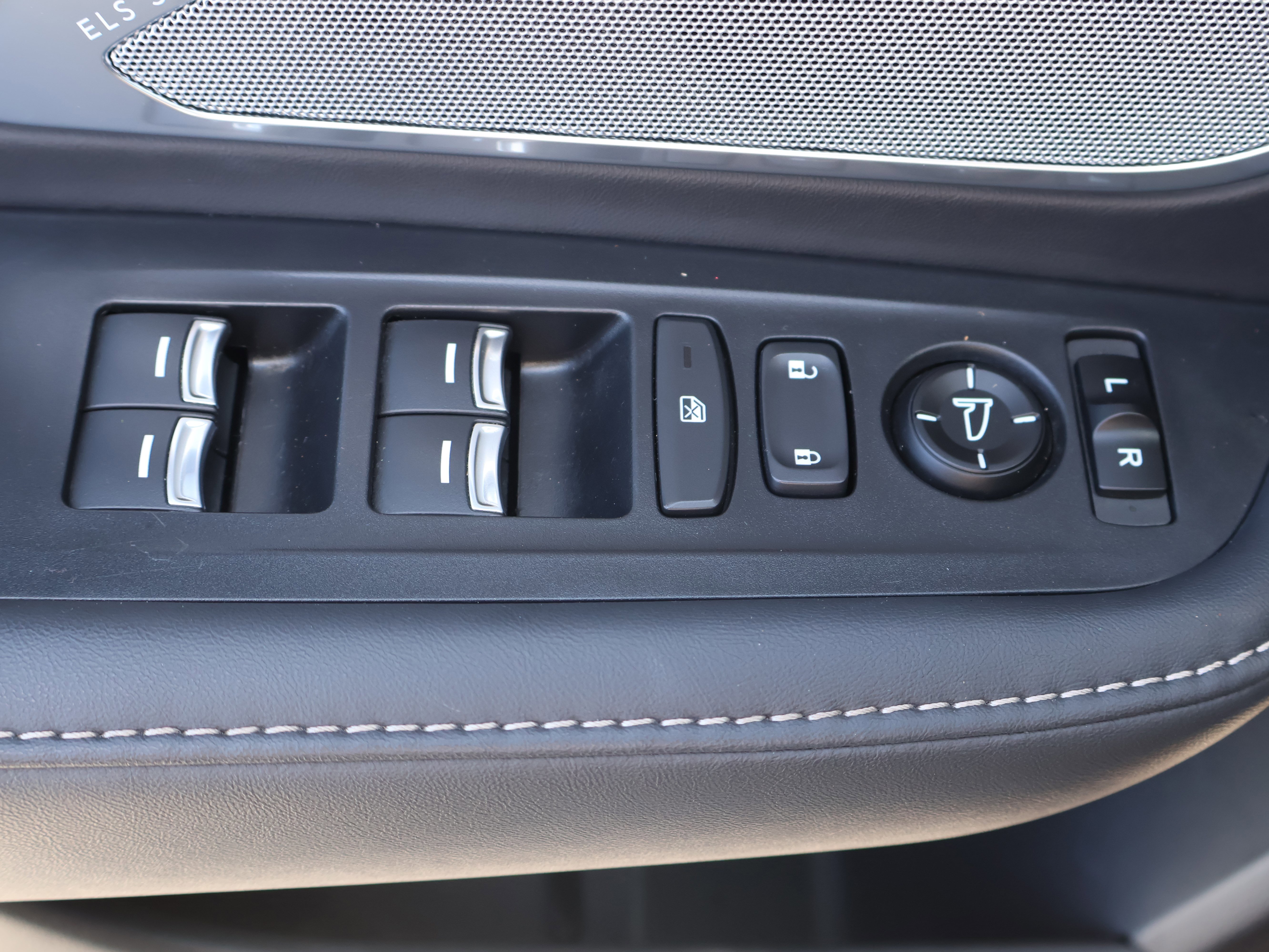 Used 2024 Acura RDX SH-AWD w/ Technology Package image 35