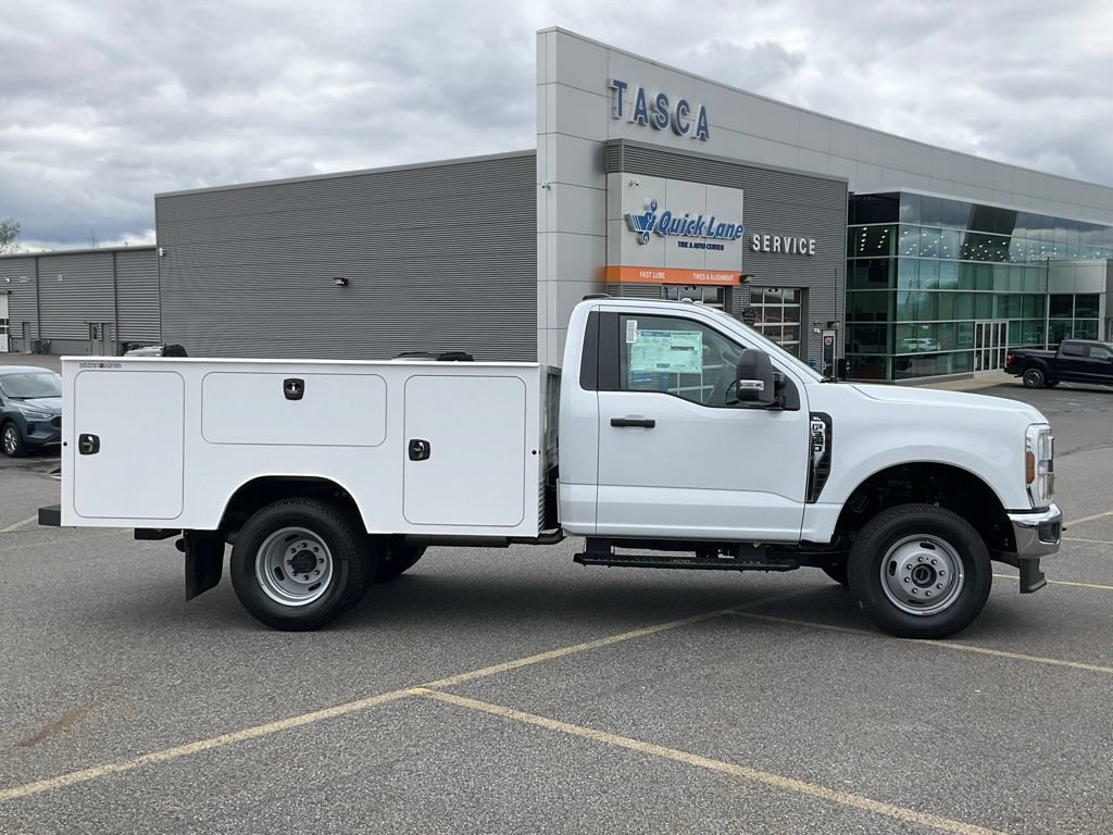 New 2026 Ford F350 XL w/ XL Chrome Package AWD/4WD image 3