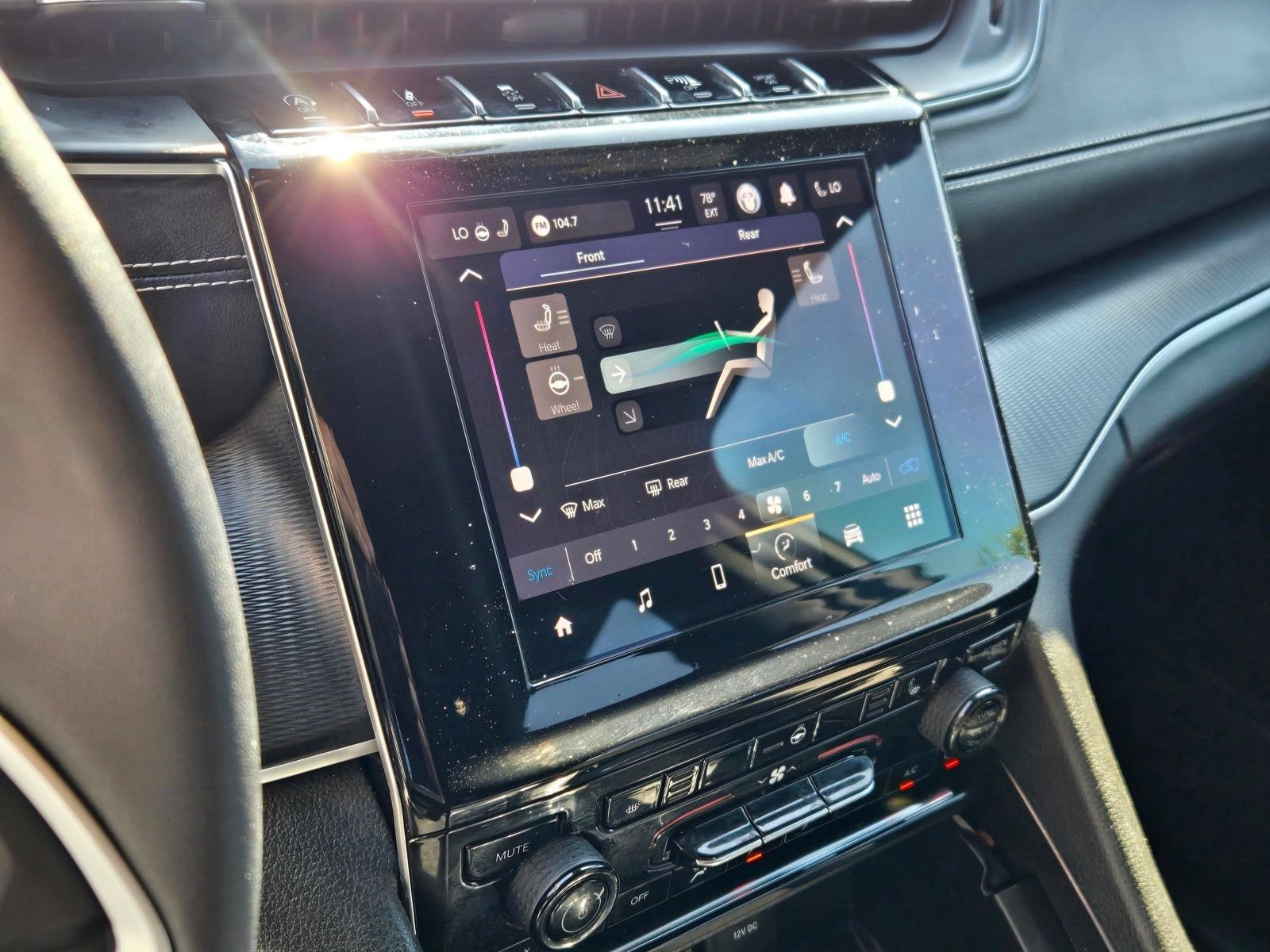 Used 2023 Jeep Grand Cherokee L Laredo AWD/4WD image 18