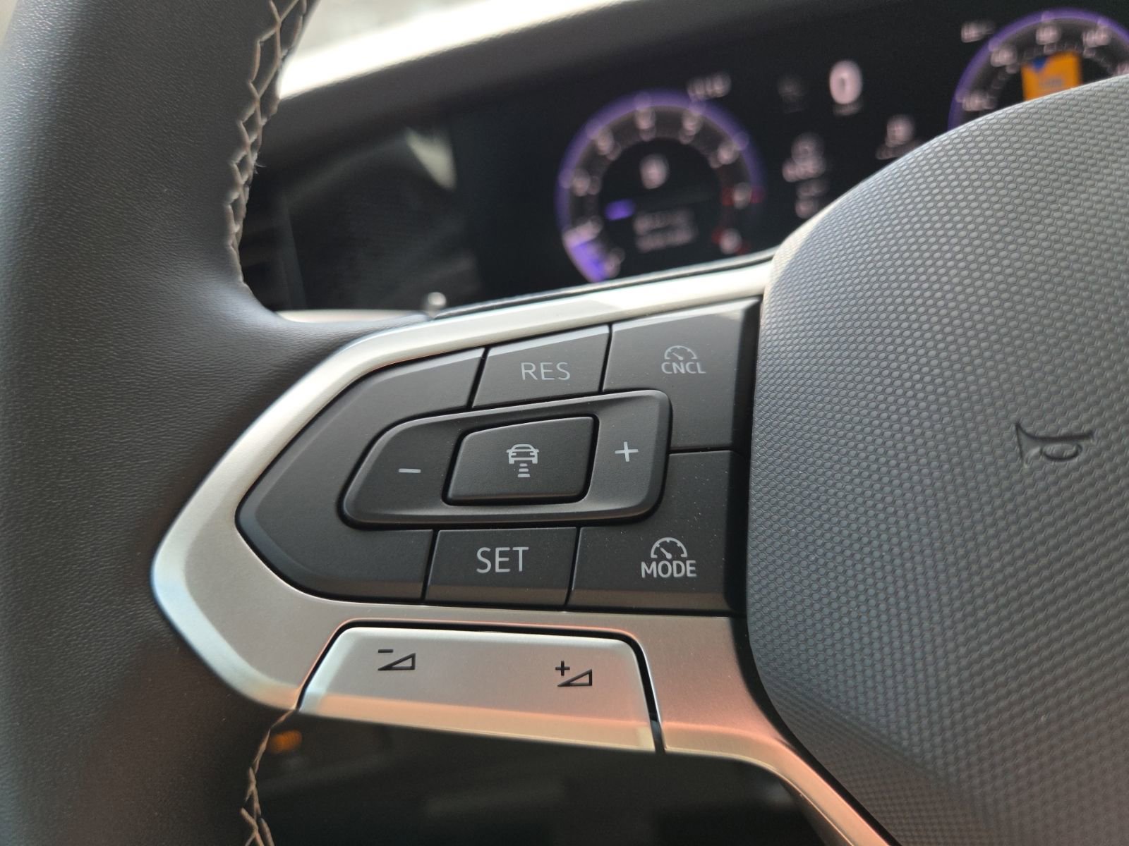 New 2026 Volkswagen Tiguan SE AWD/4WD image 28