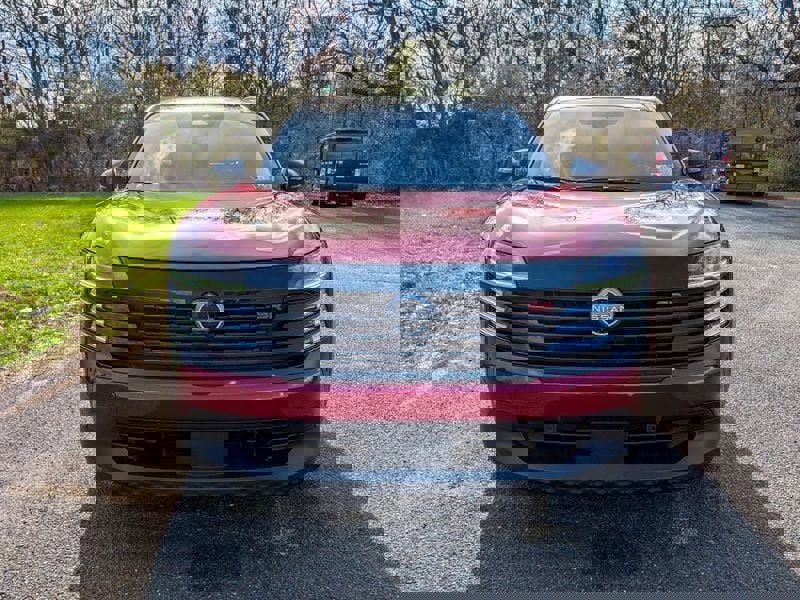 Used 2025 Nissan Kicks SR w/ SR Premium Package image 2