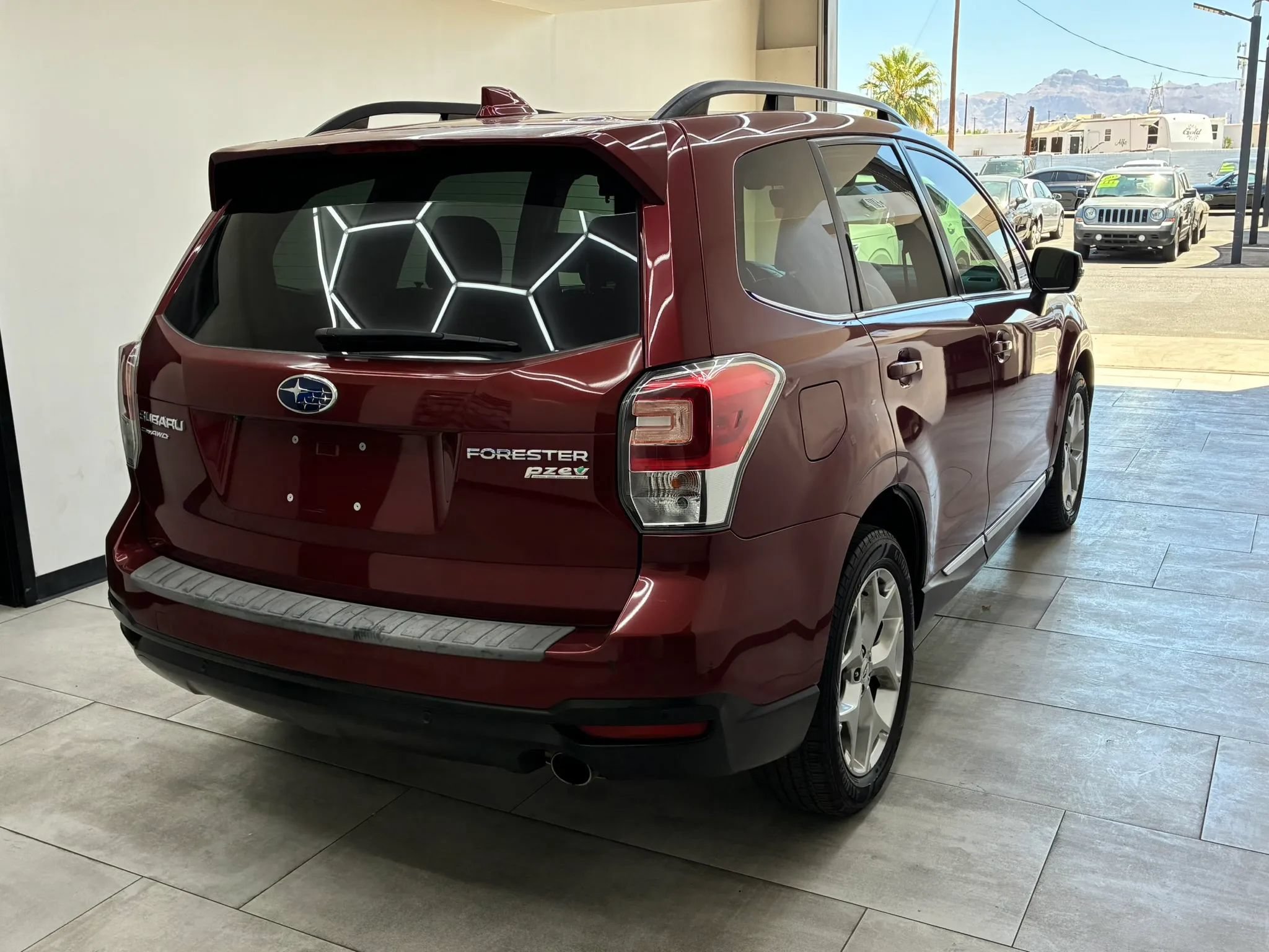 Used 2017 Subaru Forester 2.5i Touring AWD/4WD image 7