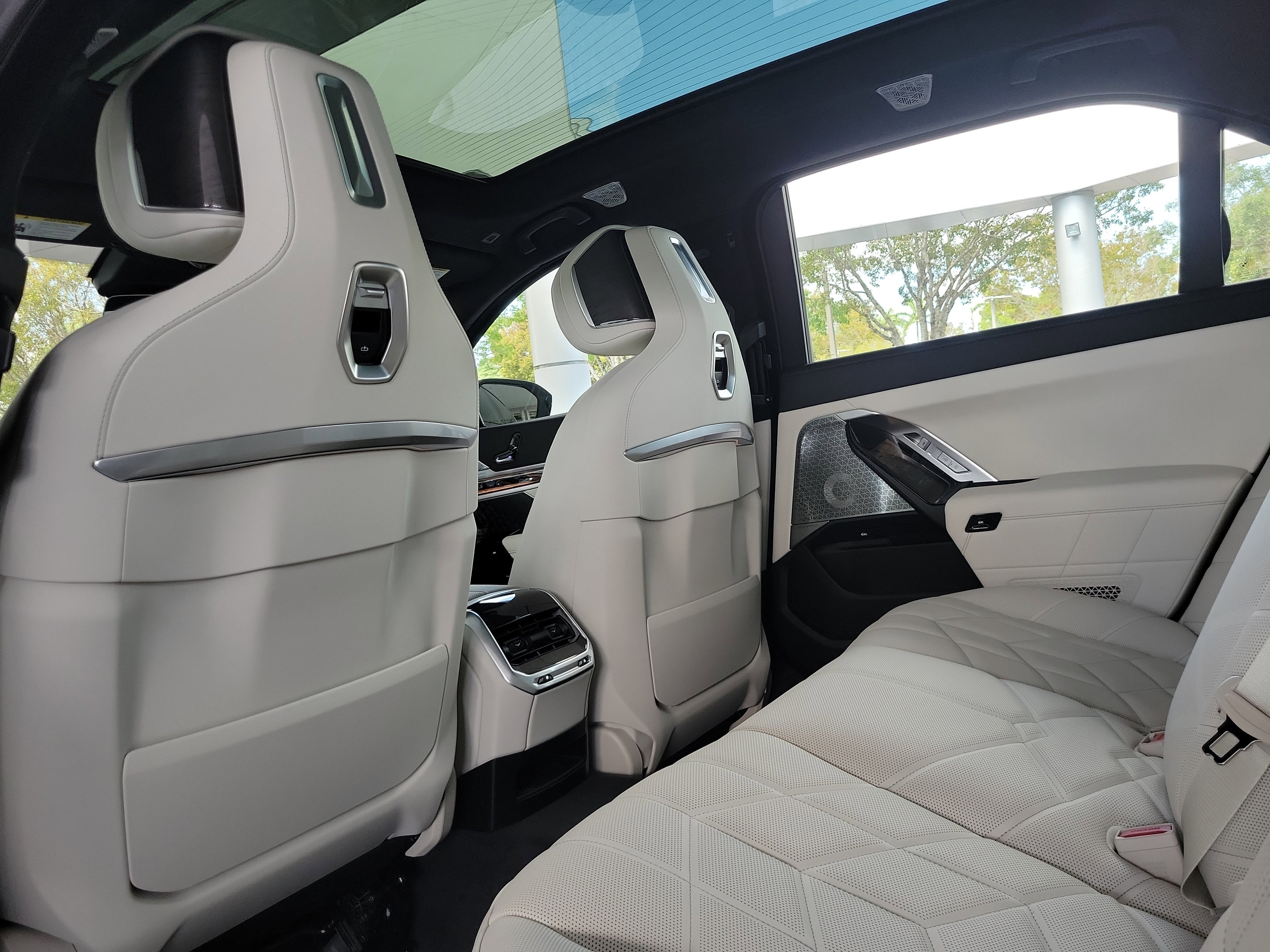 New 2026 BMW 760i xDrive AWD/4WD image 14