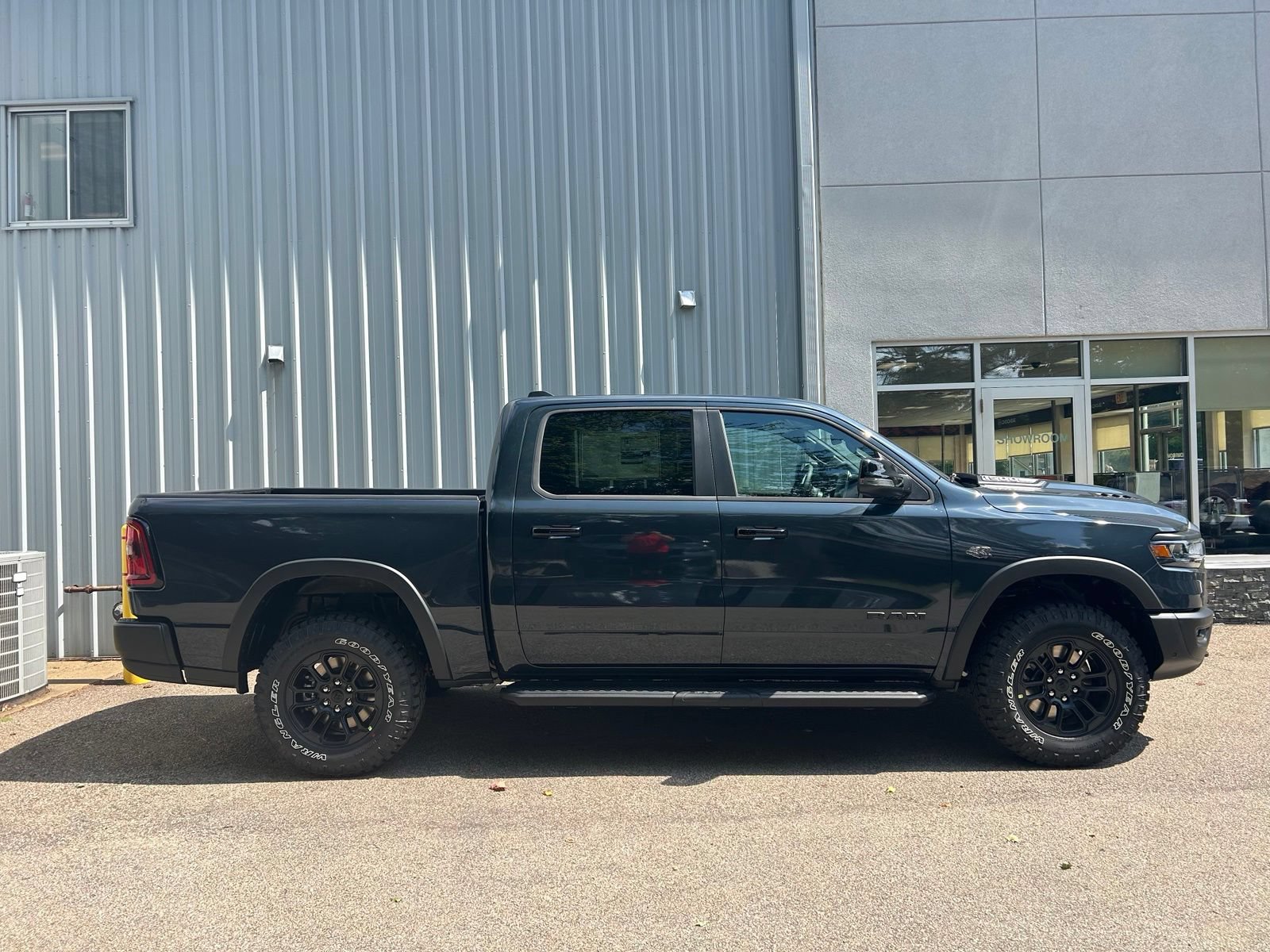 New 2027 RAM 1500 Rebel w/ Rebel Level 2 Equipment Group AWD/4WD image 4