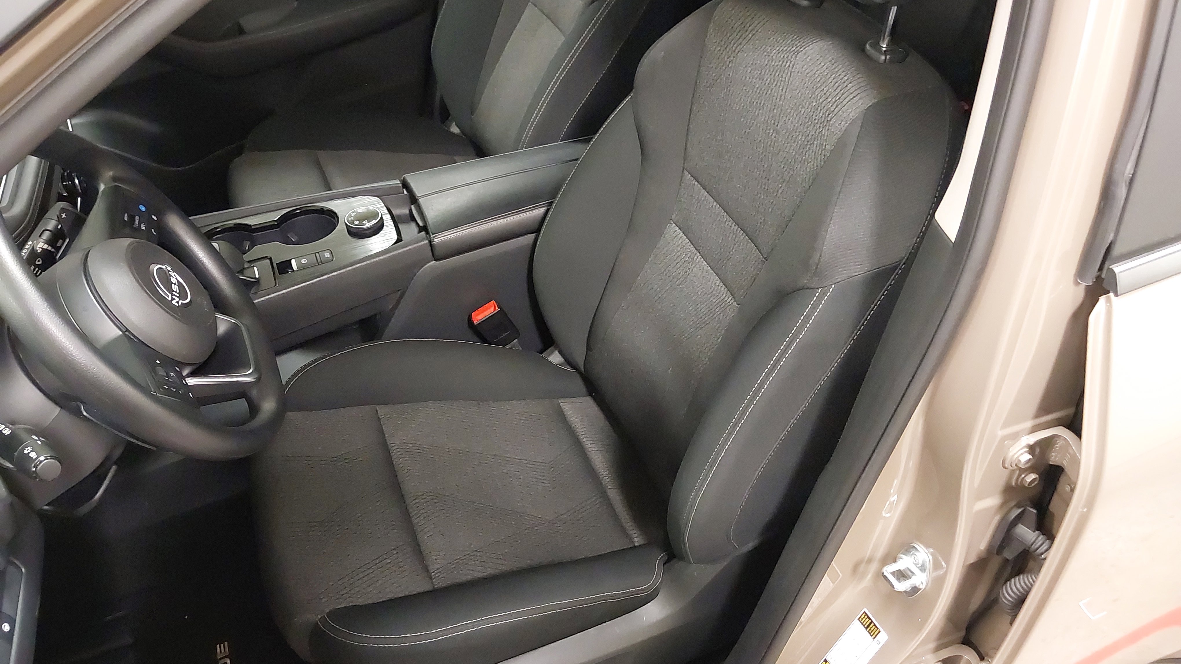 Used 2024 Nissan Rogue SV image 22