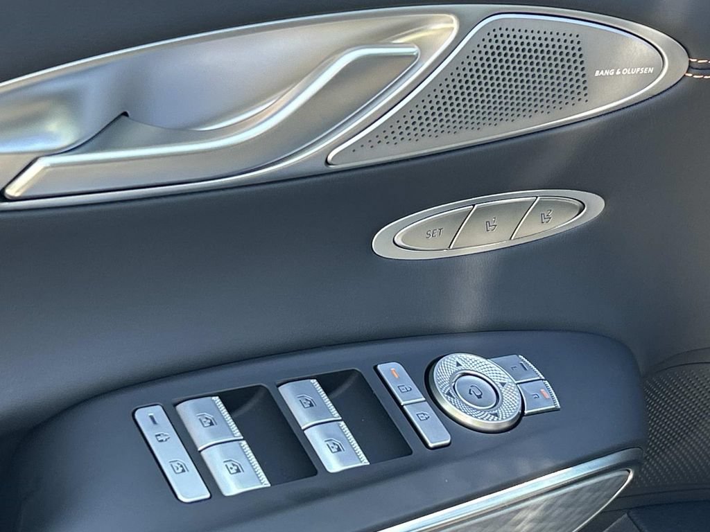 New 2026 Genesis GV70 2.5T Sport Prestige AWD/4WD image 18