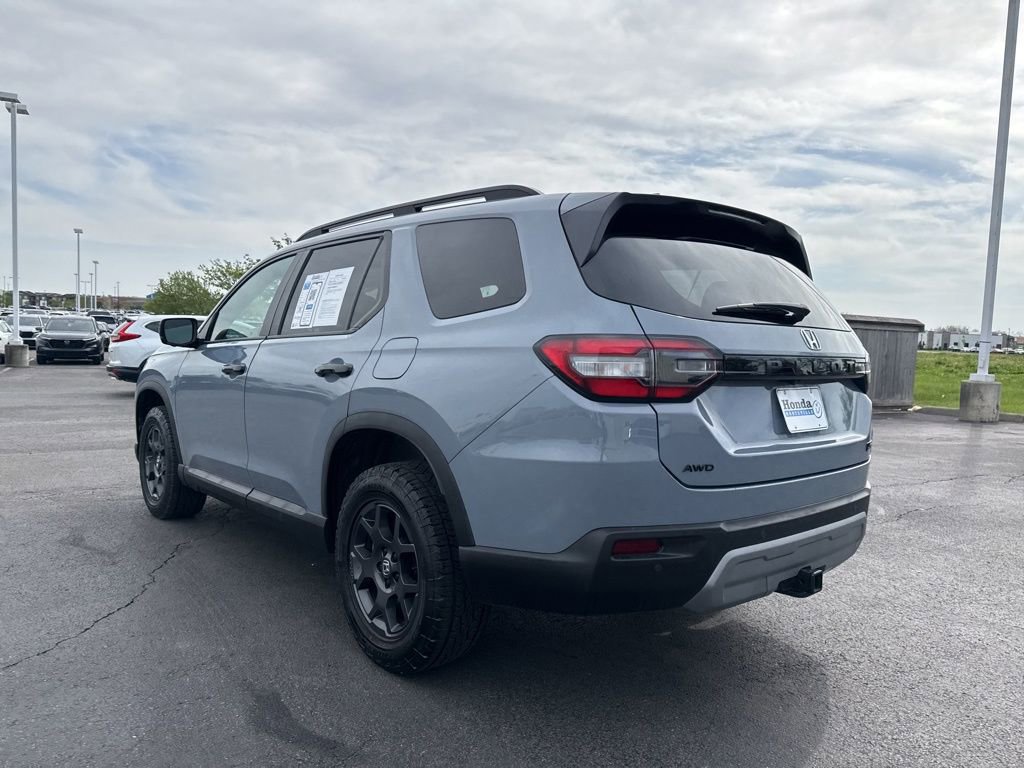 Used 2024 Honda Pilot TrailSport image 5