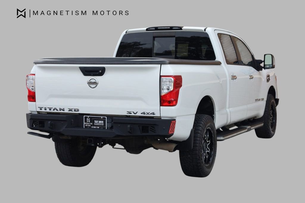 Used 2018 Nissan Titan SV image 7