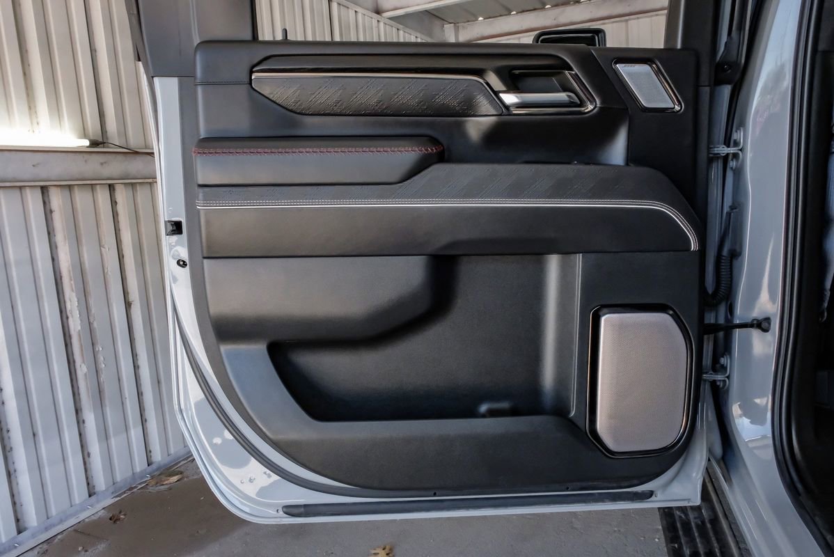 Used 2024 GMC Sierra 2500 AT4X image 46