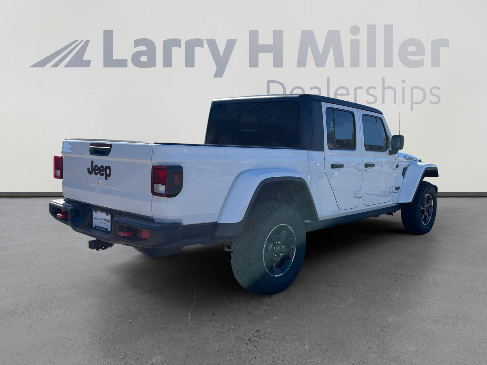 Used 2023 Jeep Gladiator Rubicon w/ Trailer Tow Package image 5