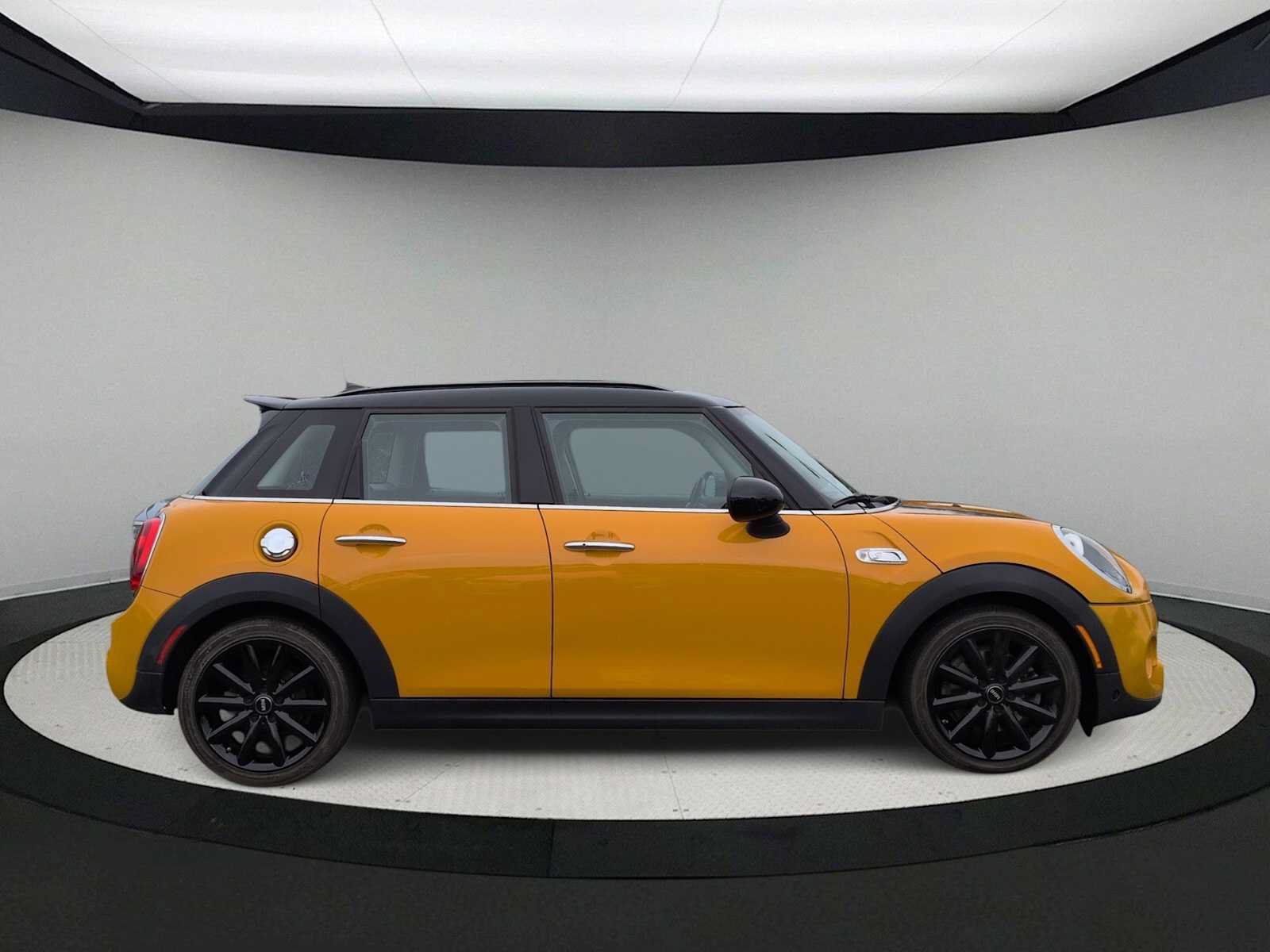 Used 2017 MINI Cooper S FWD image 9