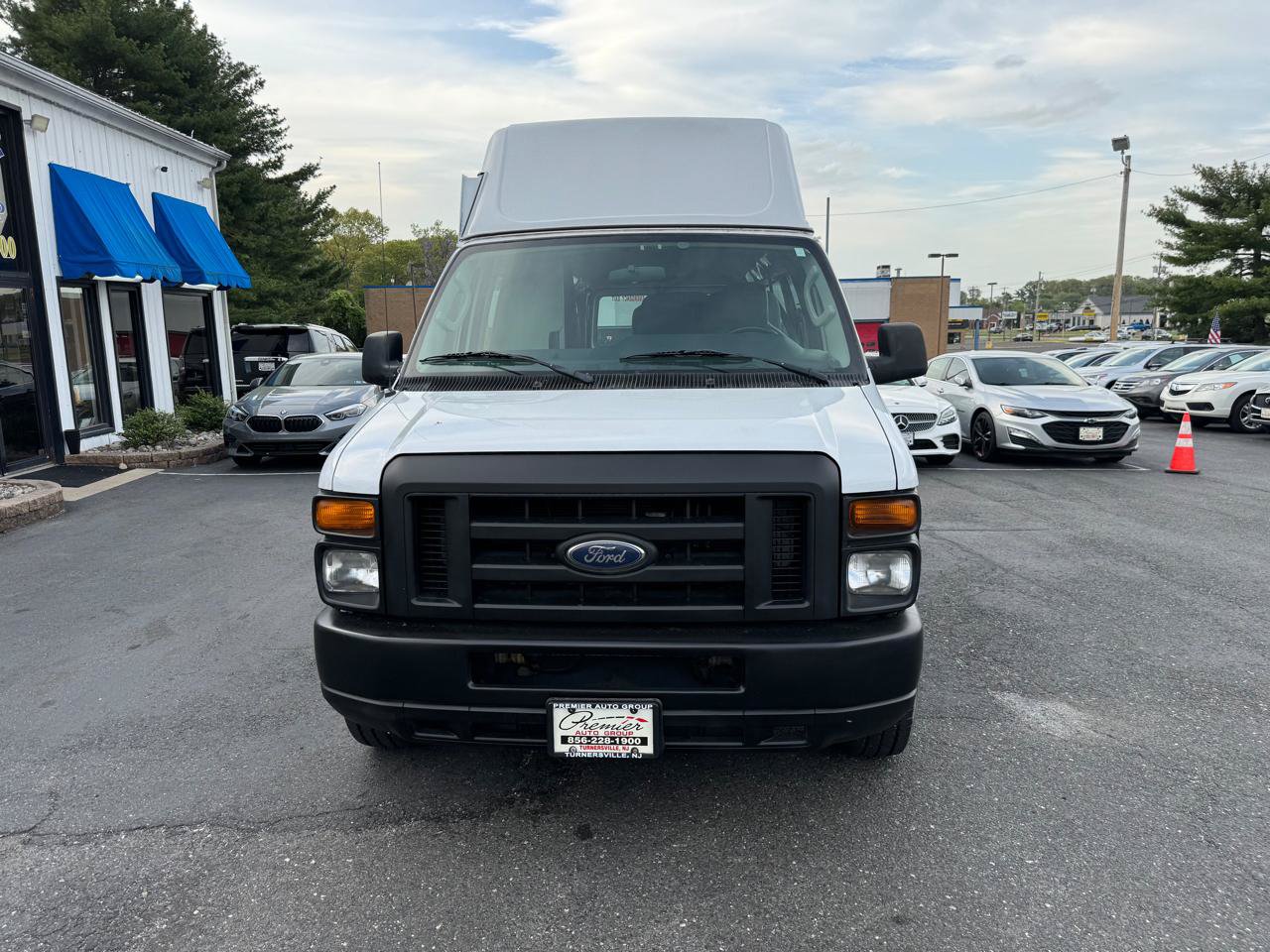 Used 2009 Ford E-250 and Econoline 250 Extended RWD image 2