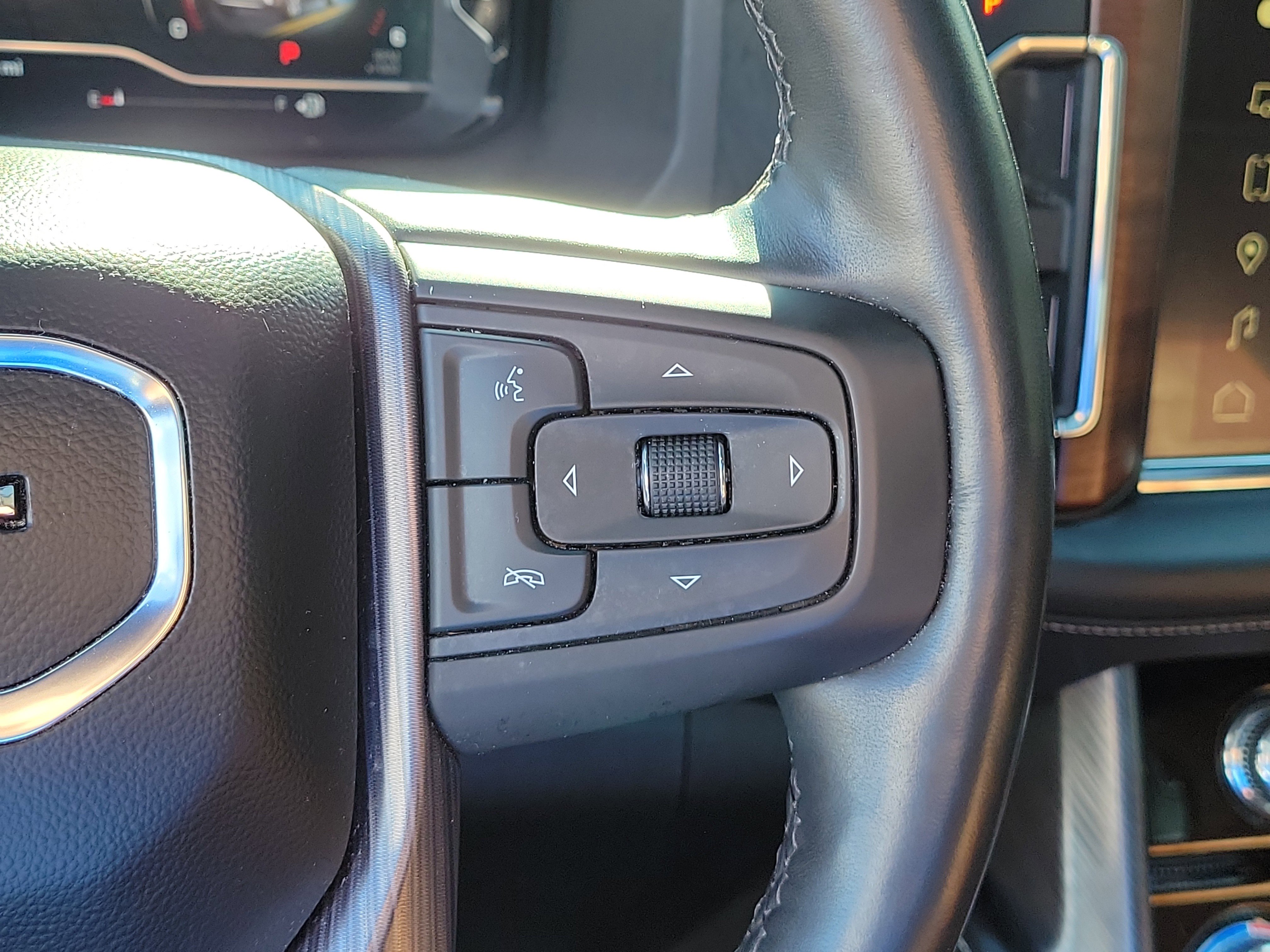 Used 2023 GMC Yukon Denali Ultimate image 24