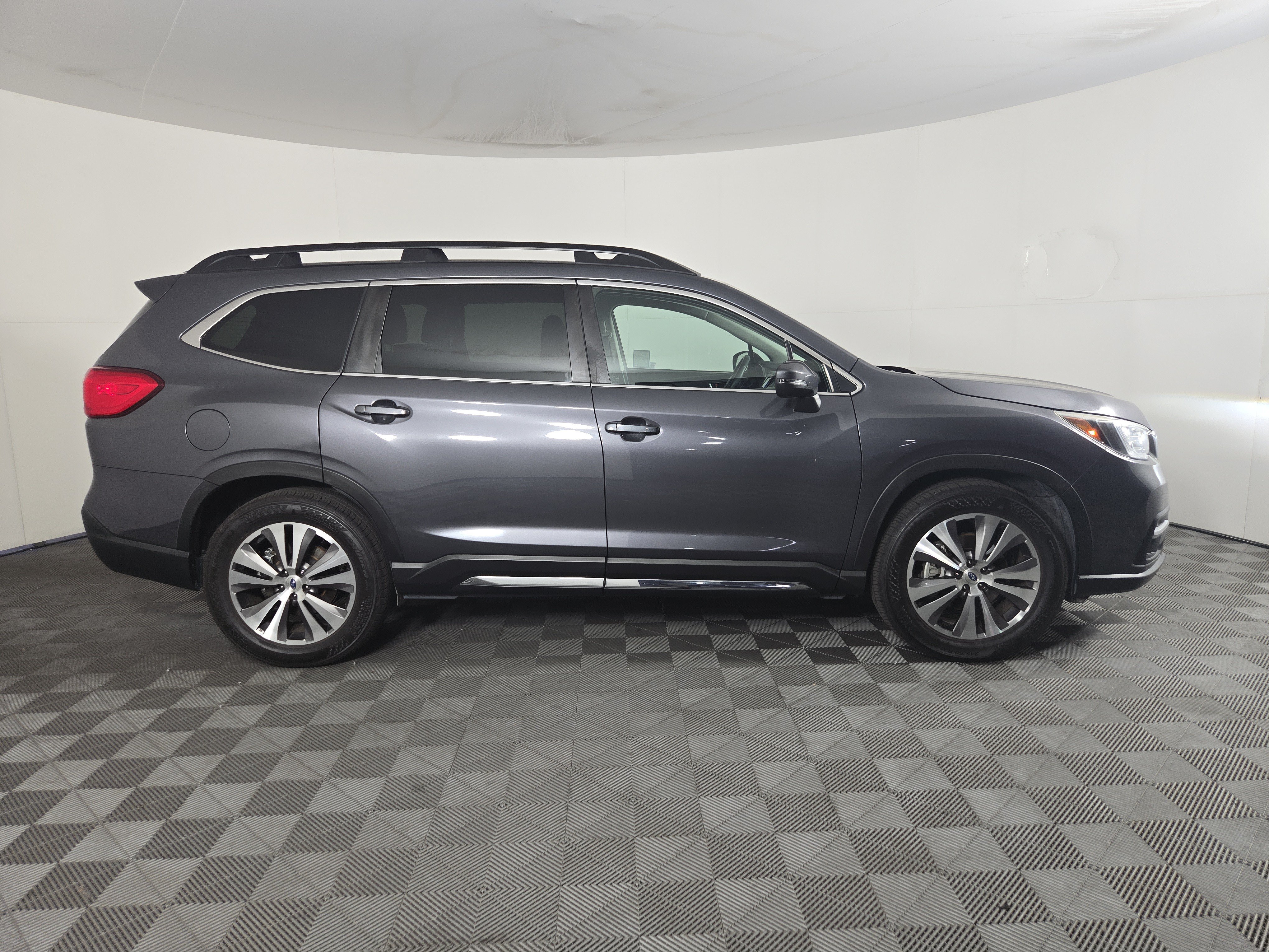 Used 2020 Subaru Ascent Limited AWD/4WD image 3