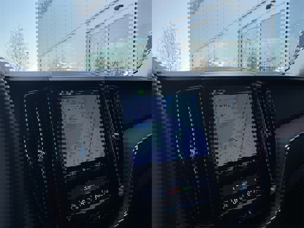 Certified 2023 Volvo XC60 B5 Plus image 19