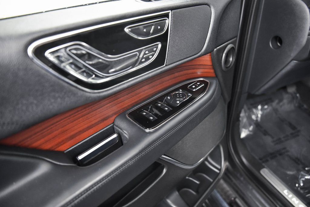 Used 2023 Lincoln Navigator Reserve image 9