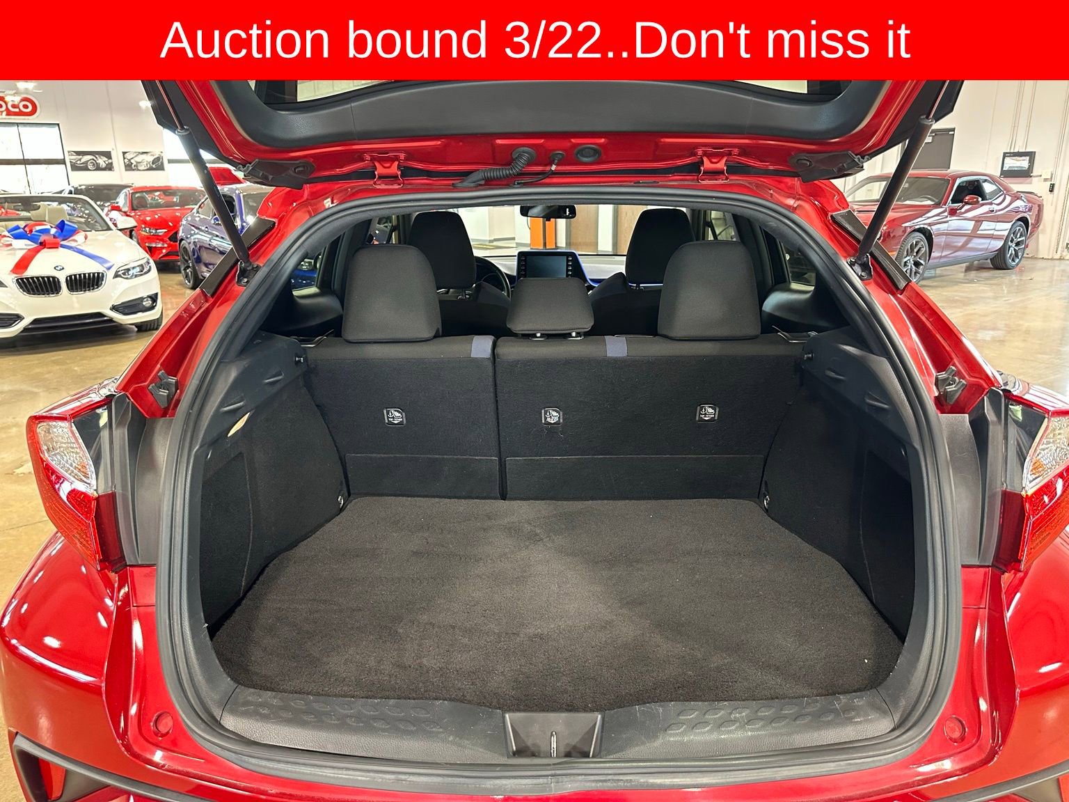 Used 2020 Toyota C-HR XLE image 36