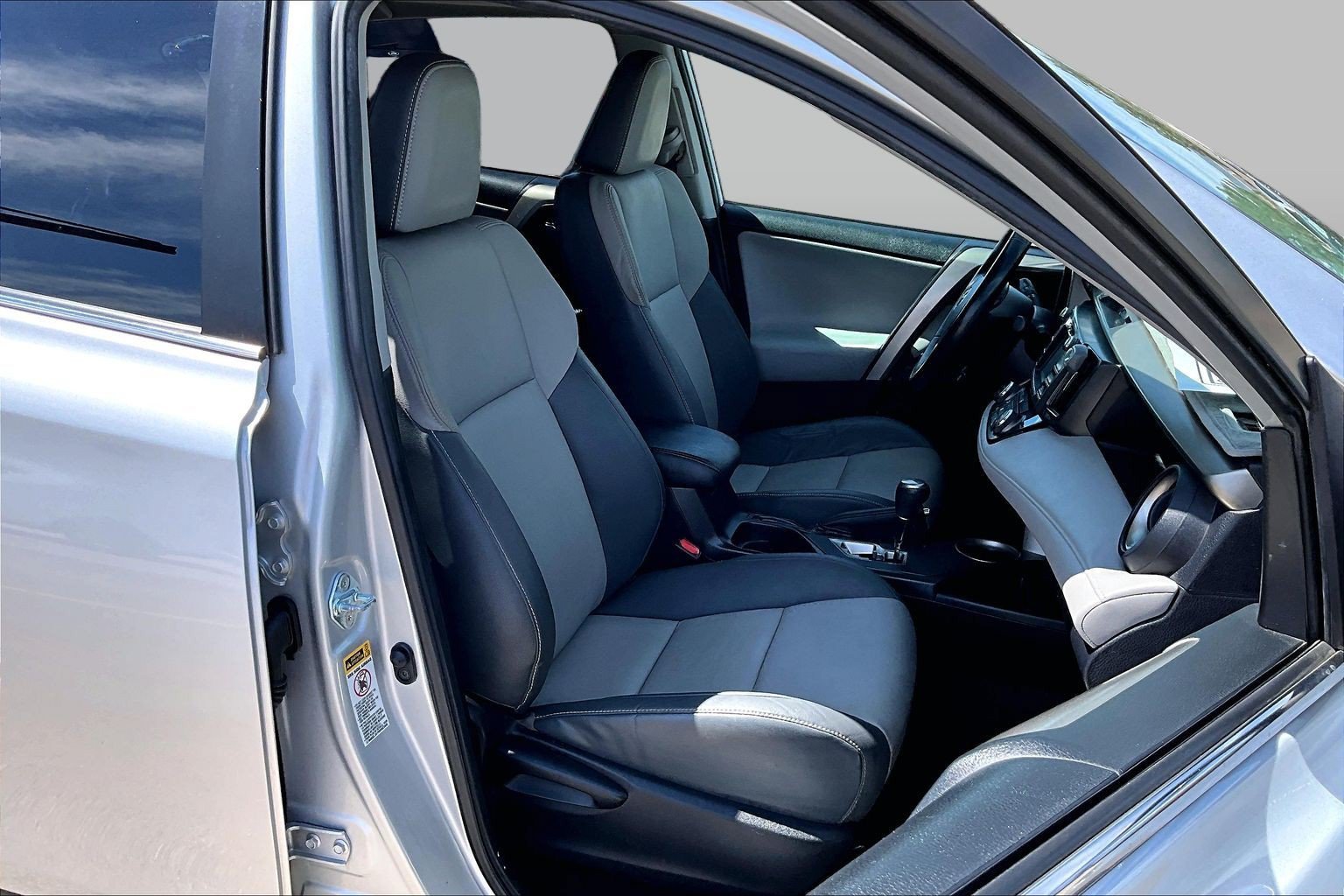 Used 2015 Toyota RAV4 Limited FWD image 7