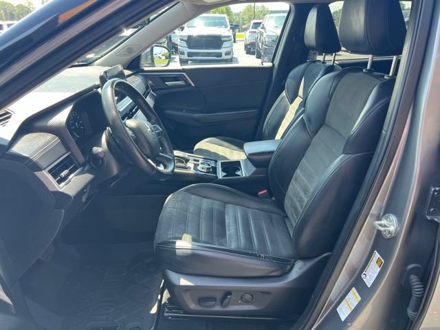 Used 2024 Mitsubishi Outlander SE FWD image 6