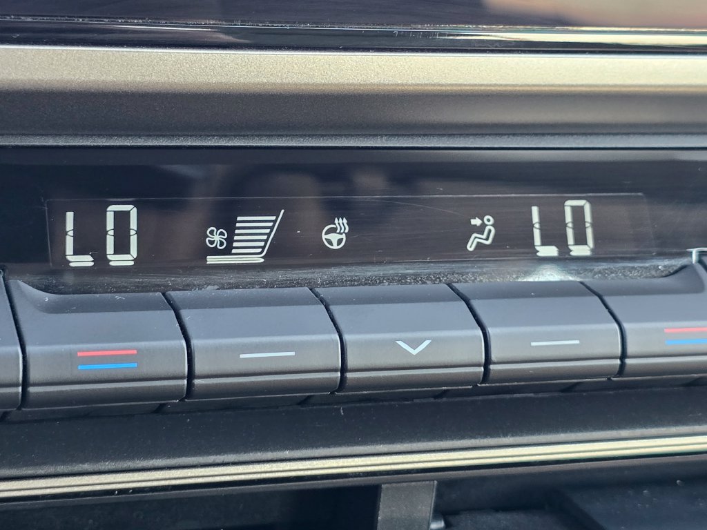 Certified 2025 Toyota Camry XLE AWD/4WD image 8