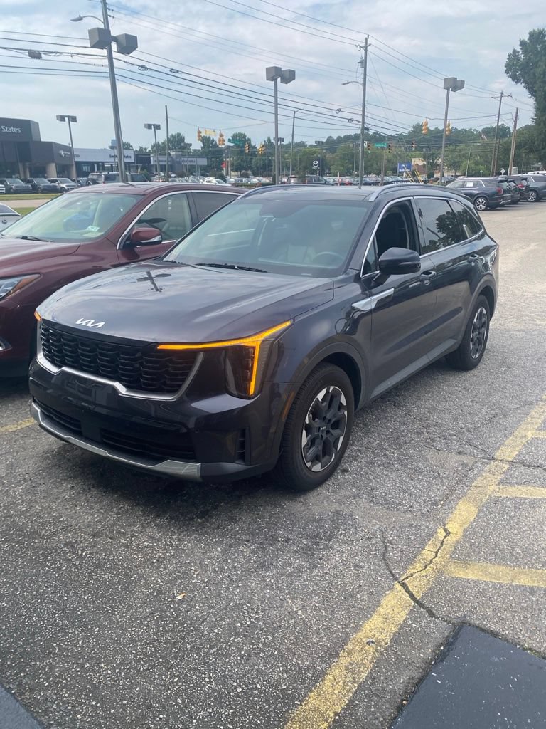 Used 2025 Kia Sorento S w/ Panoramic Sunroof Package