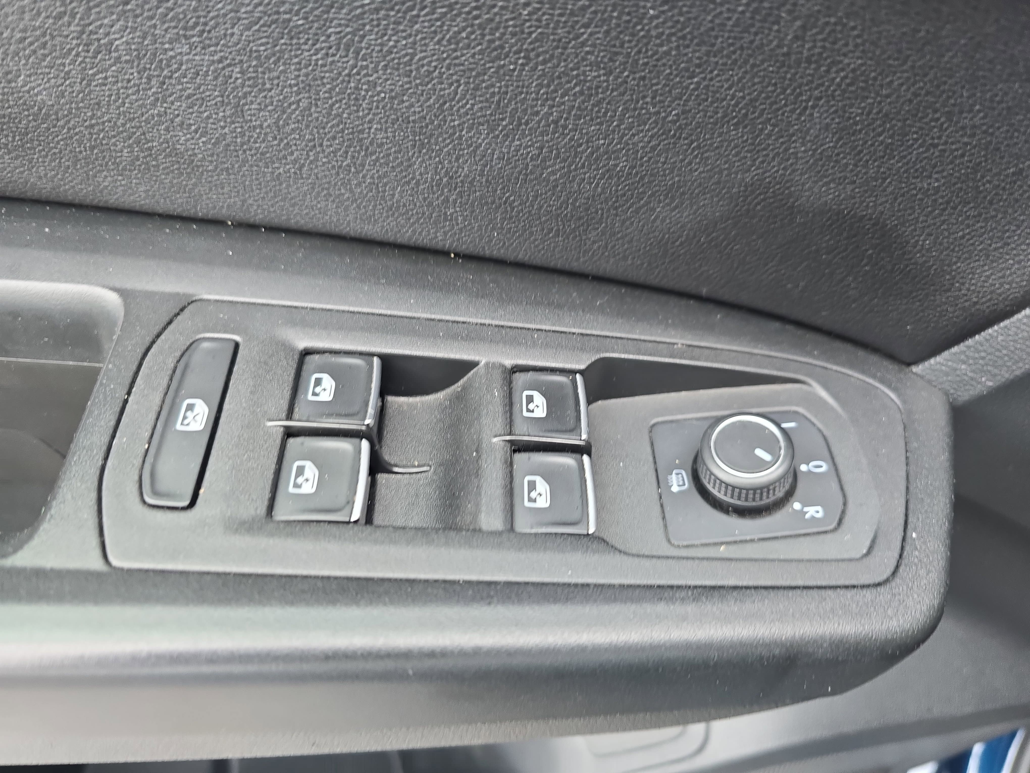 Used 2018 Volkswagen Atlas SEL w/ R-Line Package FWD image 27