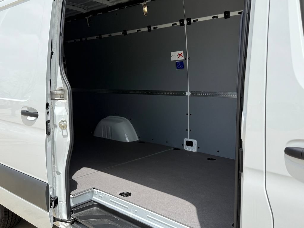 Used 2025 Mercedes-Benz Sprinter 2500 image 14