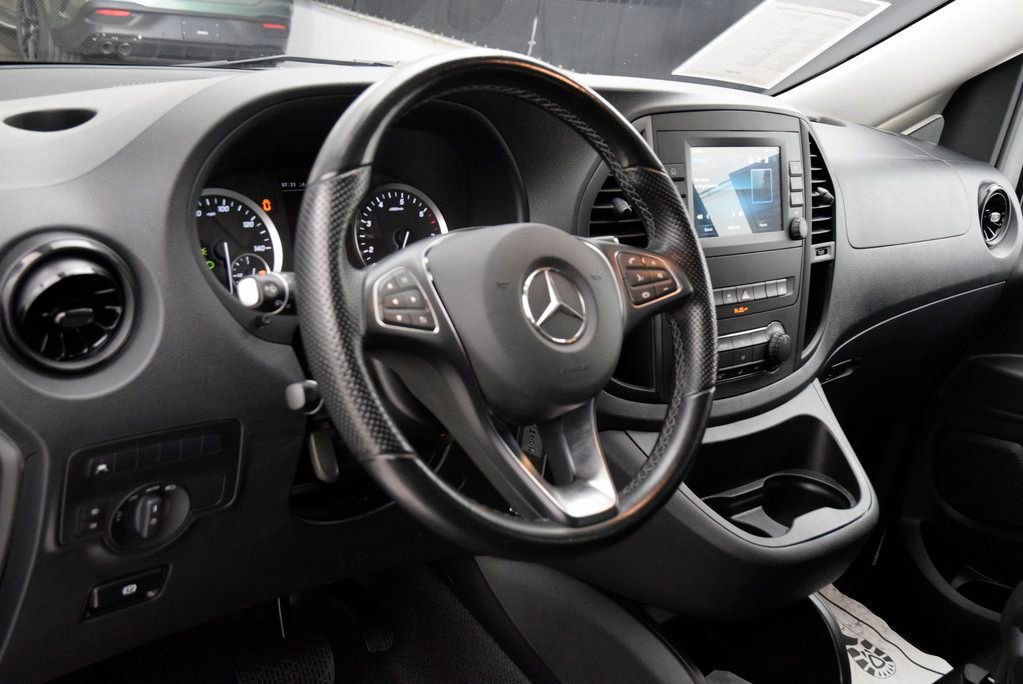 Used 2023 Mercedes-Benz Metris Passenger image 21