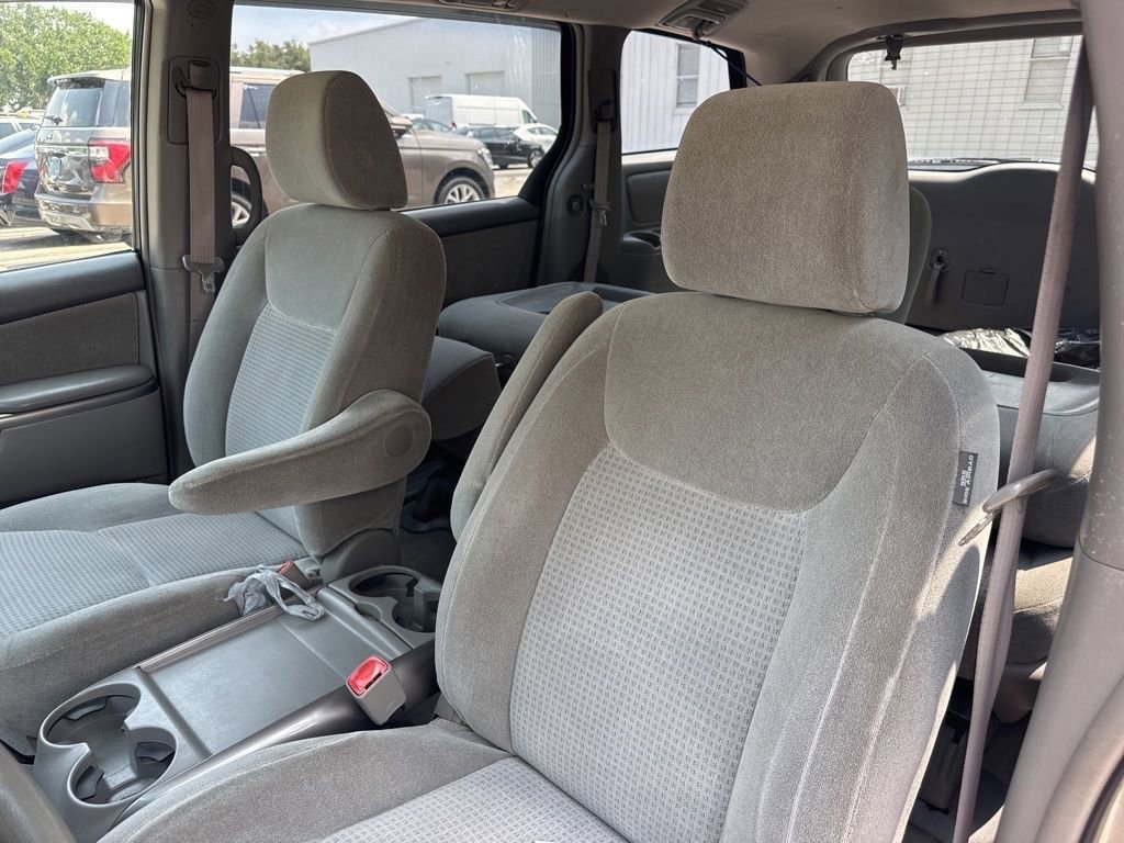 Used 2009 Toyota Sienna CE FWD image 10
