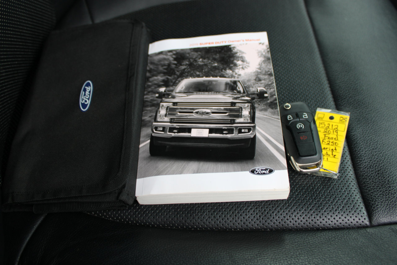 Used 2019 Ford F250 Lariat w/ Chrome Package image 43