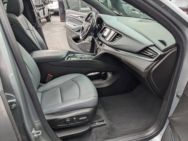 Used 2023 Buick Enclave Essence w/ Experience Buick Package AWD/4WD image 21
