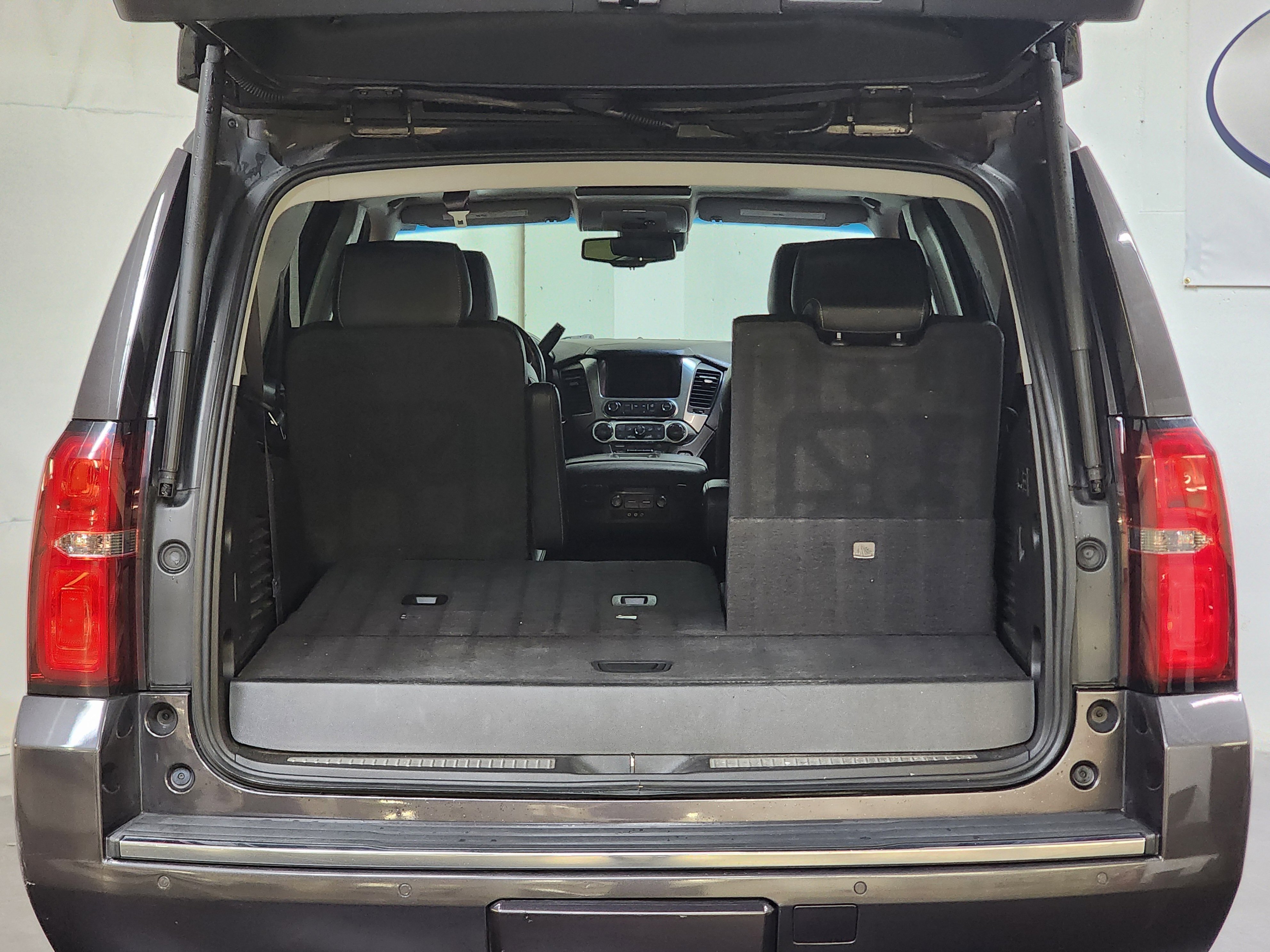 Used 2016 Chevrolet Tahoe LTZ AWD/4WD image 7