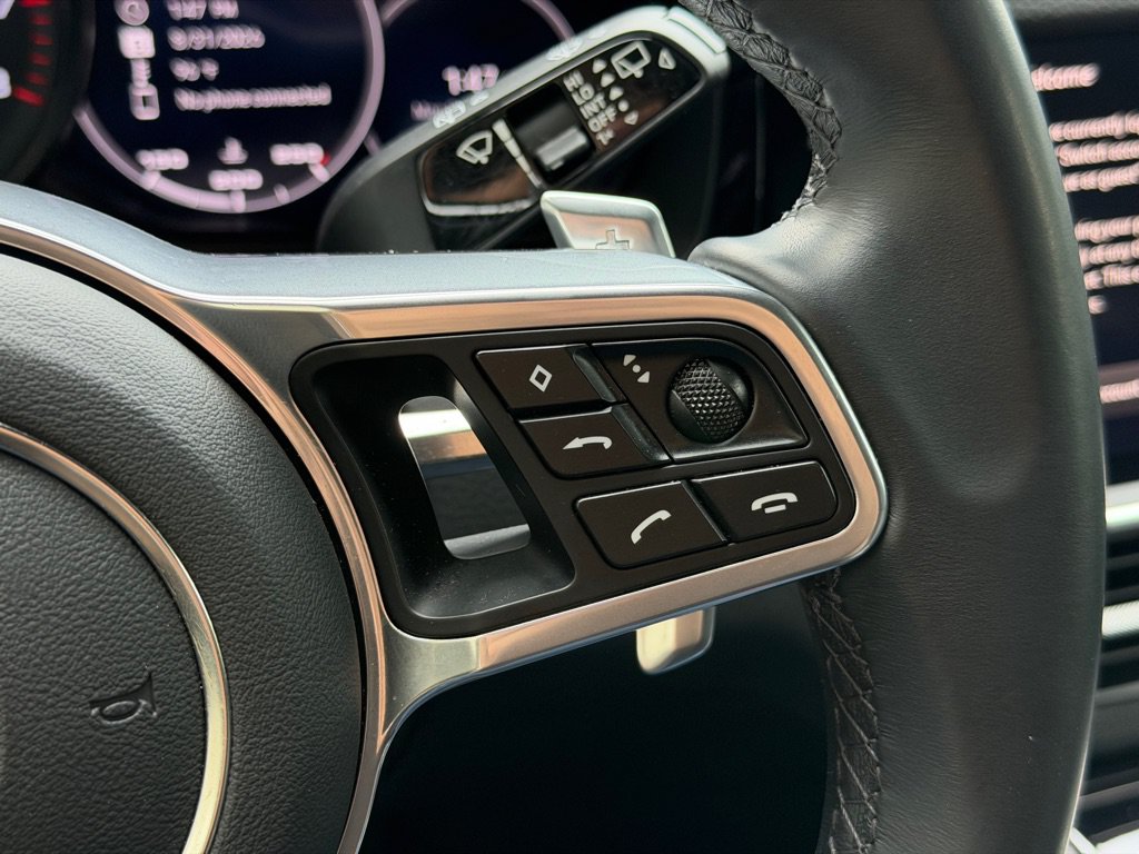 Used 2023 Porsche Cayenne AWD/4WD image 36