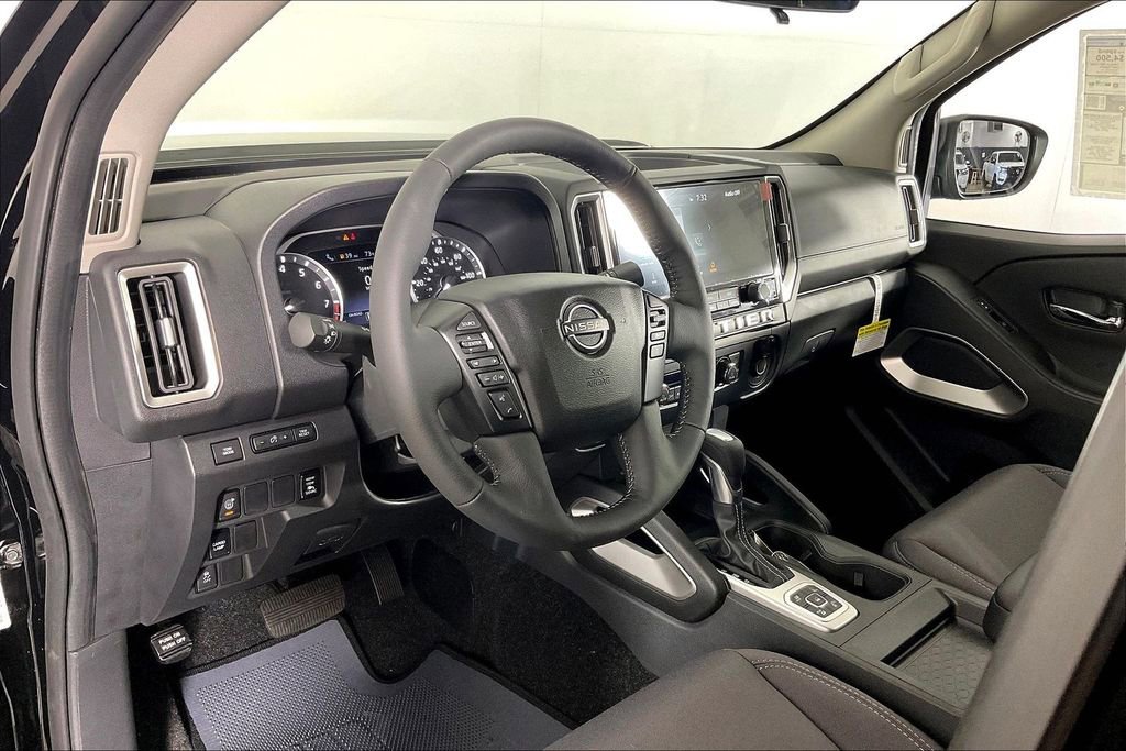 New 2026 Nissan Frontier SV w/ SV Convenience Package image 8