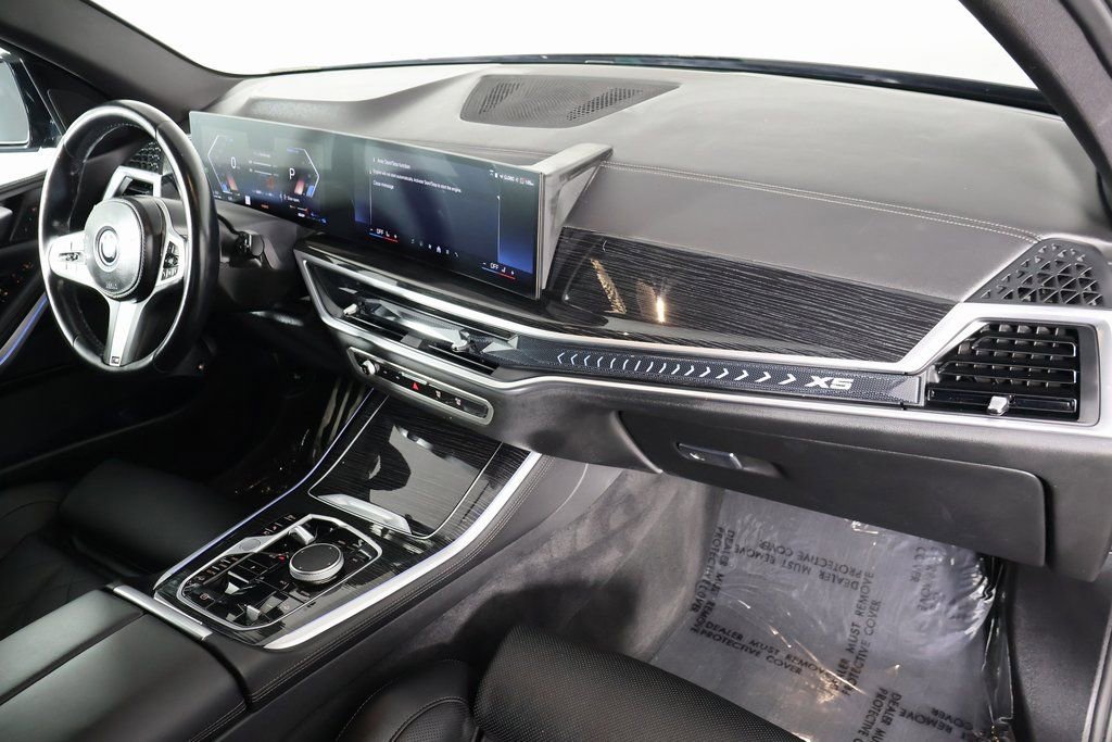 Used 2024 BMW X5 xDrive50e w/ M Sport Package image 9