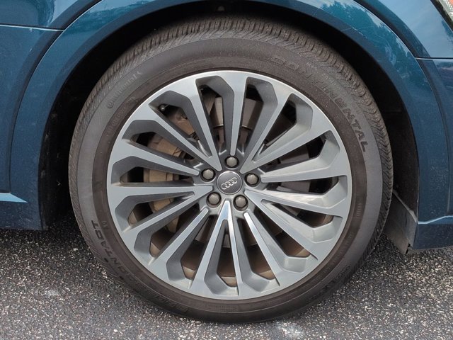 Used 2019 Audi e-tron Prestige w/ Prestige Package image 11