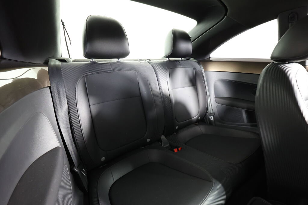 Used 2012 Volkswagen Beetle 2.5 FWD image 15