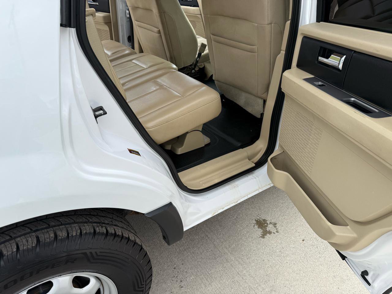 Used 2015 Ford Expedition XL image 23