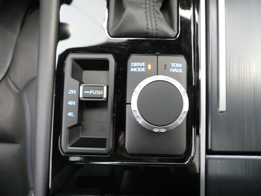 Used 2024 Toyota Tundra Platinum AWD/4WD image 36