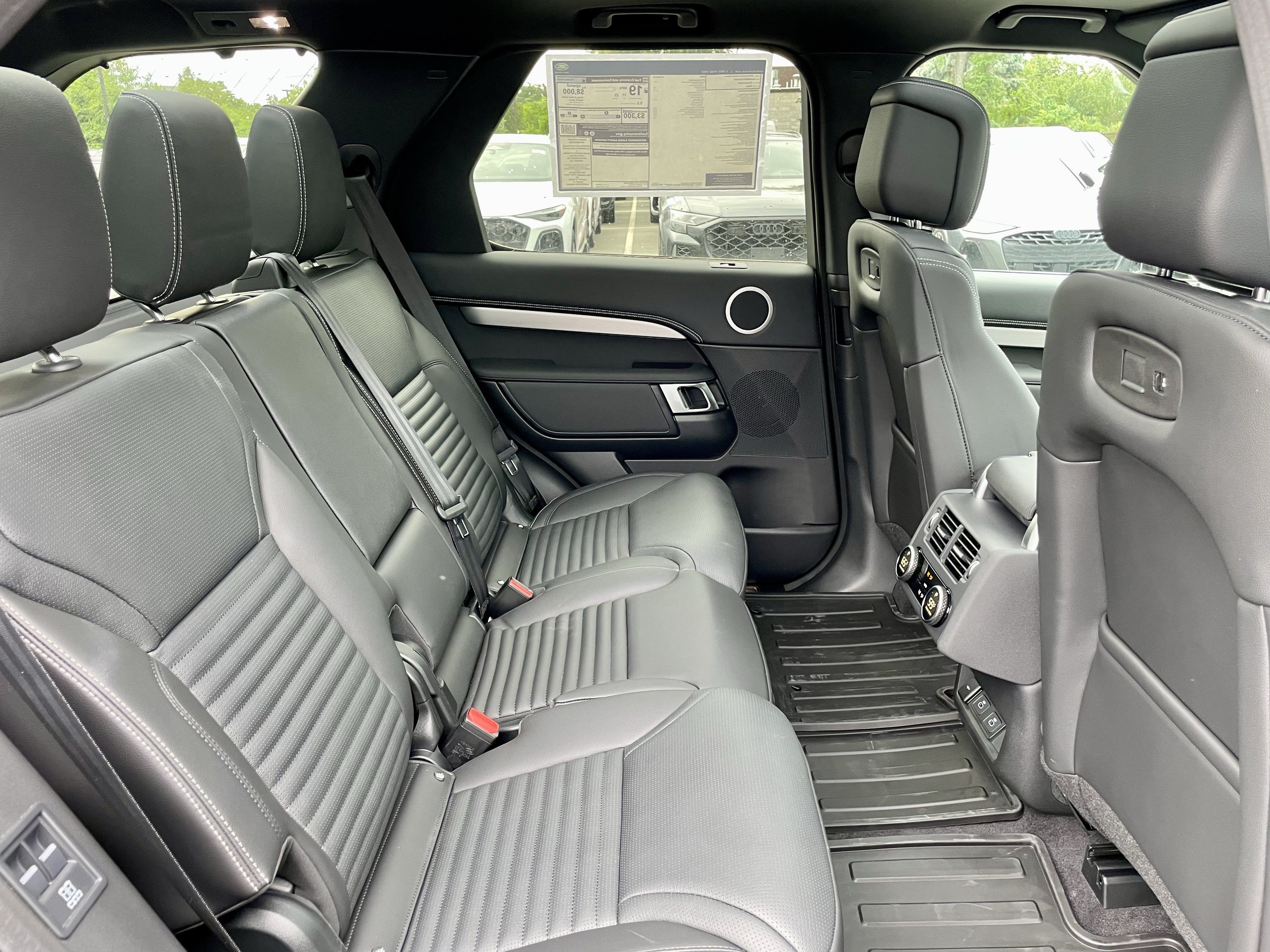 New 2026 Land Rover Discovery Limited Edition AWD/4WD image 31