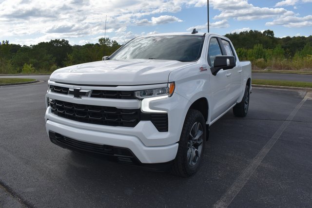 Used 2023 Chevrolet Silverado 1500 RST image 2