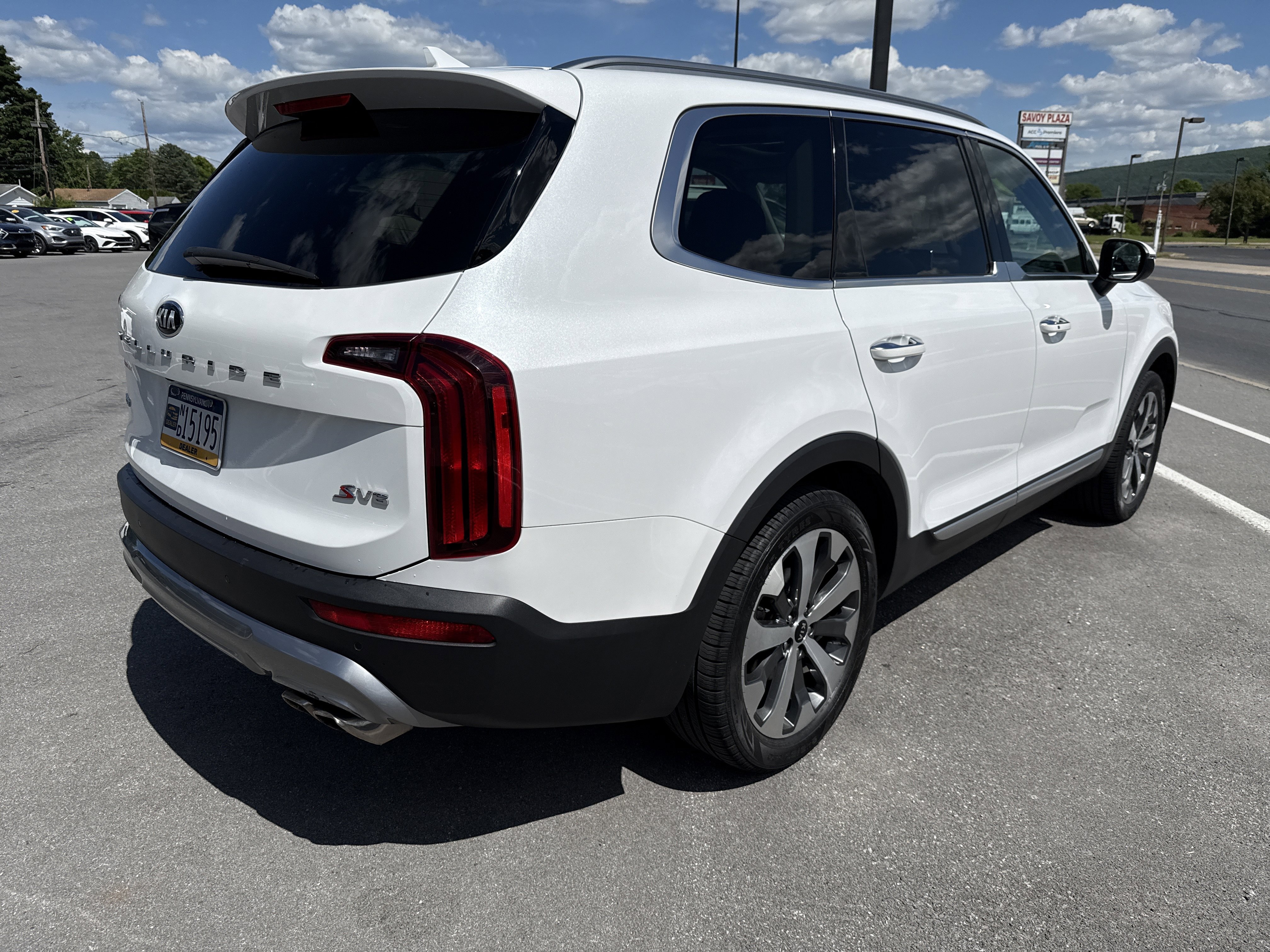 Used 2020 Kia Telluride S w/ S 8 Passenger Seating Package AWD/4WD image 3