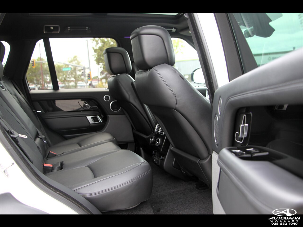 Used 2019 Land Rover Range Rover HSE AWD/4WD image 33