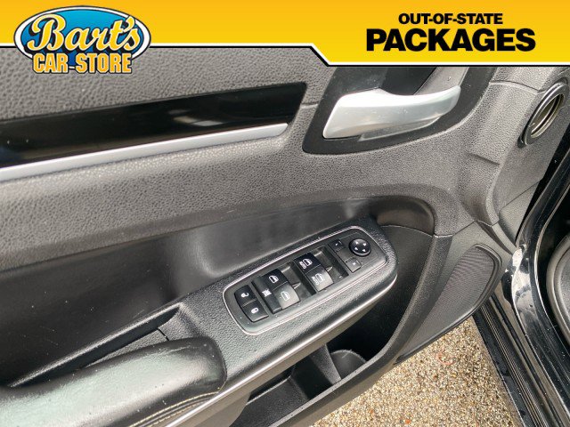 Used 2018 Chrysler 300 S image 23