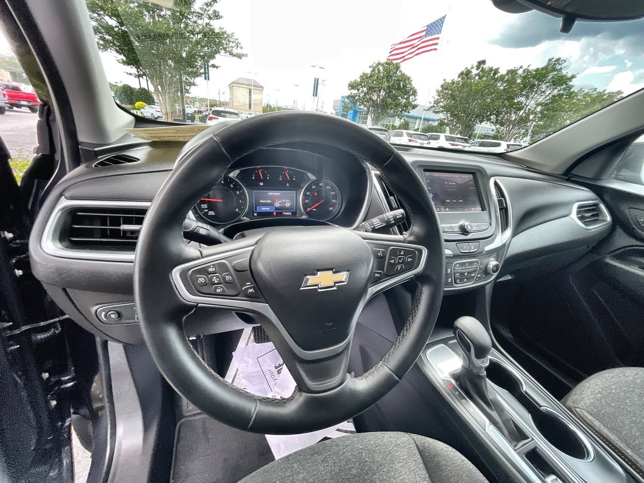 Used 2023 Chevrolet Equinox LT FWD image 10