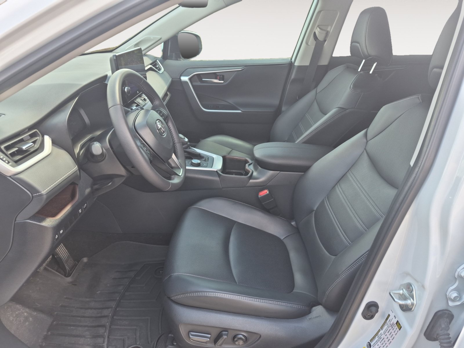 Used 2024 Toyota RAV4 Limited AWD/4WD image 23