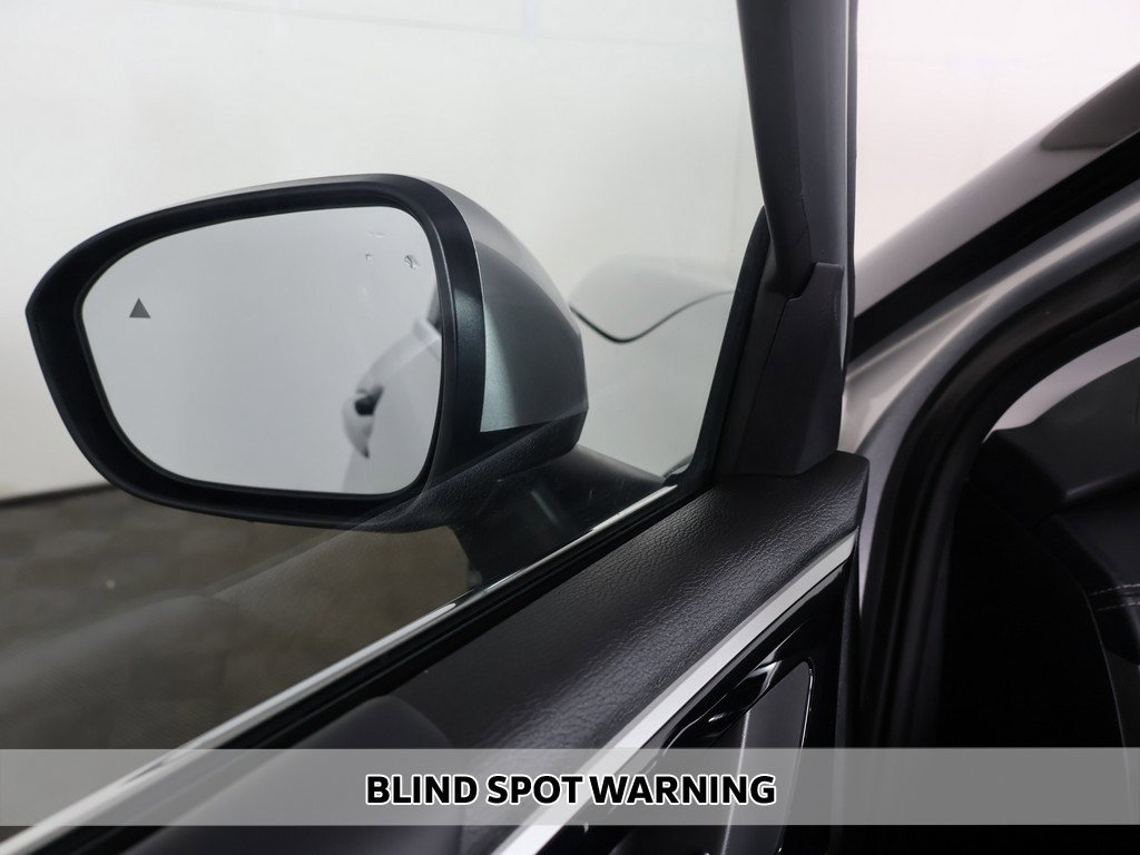 Used 2024 Mitsubishi Outlander SE Black Edition image 6