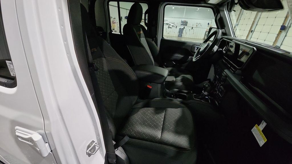 New 2026 Jeep Gladiator Mojave AWD/4WD image 31